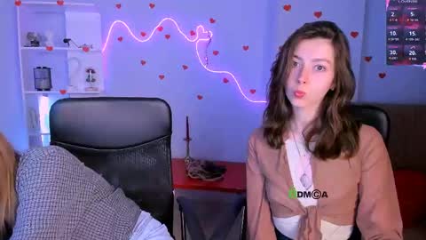 Snapshot of veronica_bubble chatting on June 4, 7:20 pm Ronni online show from June 4, 7:20 pm