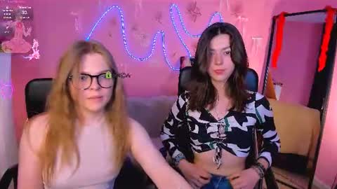 Snapshot of veronica_bubble chatting on June 9, 7:14 pm Ronni online show from June 9, 7:14 pm