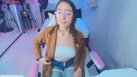 Snapshot of veronica_miiller chatting on June 20, 7:05 pm veronica online show from June 20, 7:05 pm