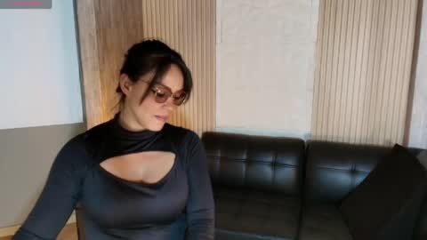 Snapshot of veronica_saenzz1 chatting on June 6, 8:46 pm Vero online show from June 6, 8:46 pm
