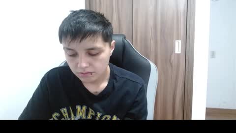 Snapshot of veronicaelite16 chatting on December 5, 10:01 pm Veronica Clark online show from December 5, 10:01 pm