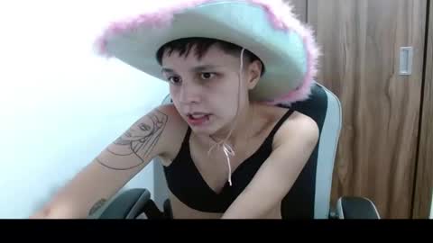 Snapshot of veronicaelite16 chatting on December 10, 3:30 am Veronica Clark online show from December 10, 3:30 am