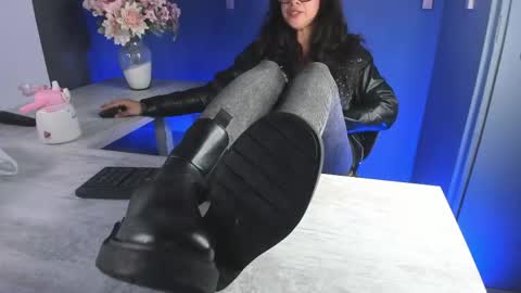 Veronica online show from May 6, 9:53 pm