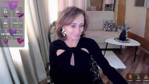 Snapshot of veronicagilbert chatting on February 11, 8:15 am Helen online show from February 11, 8:15 am