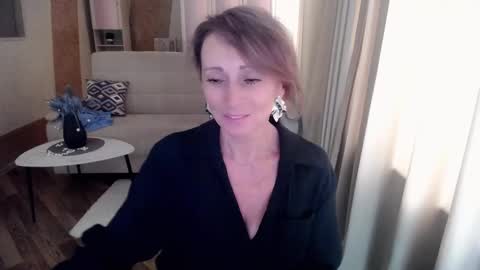 Snapshot of veronicagilbert chatting on February 17, 12:05 pm Helen online show from February 17, 12:05 pm