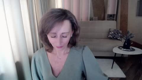 Snapshot of veronicagilbert chatting on February 19, 4:55 am Helen online show from February 19, 4:55 am