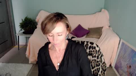 Snapshot of veronicagilbert chatting on March 5, 12:11 pm Helen online show from March 5, 12:11 pm
