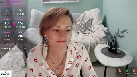 Snapshot of veronicagilbert chatting on October 22, 7:08 am Helen online show from October 22, 7:08 am