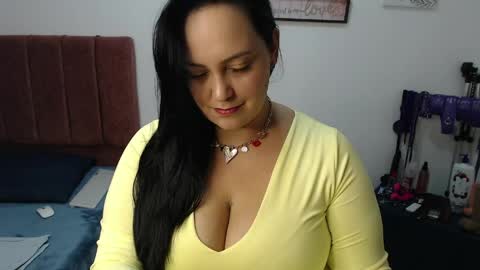Snapshot of veroniicabbw_ chatting on June 3, 2:44 pm veroniicabbw_ online show from June 3, 2:44 pm