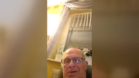Snapshot of veronika456 chatting on June 17, 11:38 pm veronika456 online show from June 17, 11:38 pm
