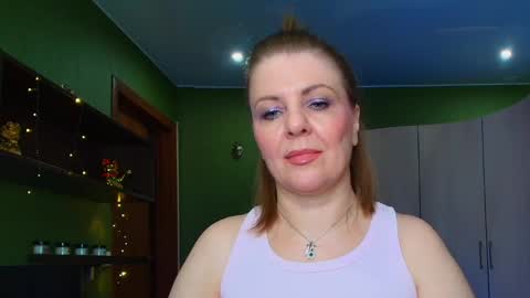 Snapshot of veronikawgold chatting on June 3, 3:09 am VeronikawGold online show from June 3, 3:09 am