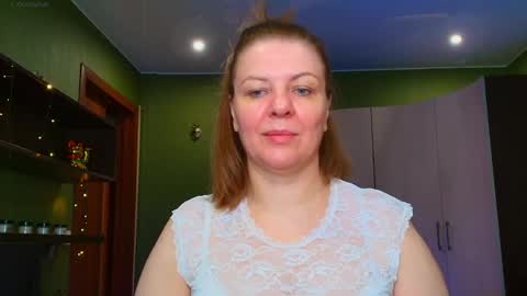 Snapshot of veronikawgold chatting on June 4, 3:34 am VeronikawGold online show from June 4, 3:34 am