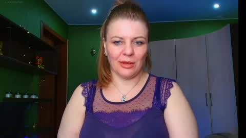 Snapshot of veronikawgold chatting on June 4, 3:40 pm VeronikawGold online show from June 4, 3:40 pm