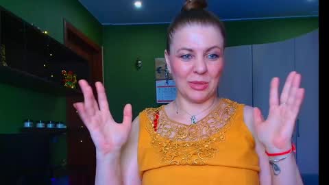 Snapshot of veronikawgold chatting on June 7, 4:55 pm VeronikawGold online show from June 7, 4:55 pm