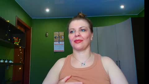 Snapshot of veronikawgold chatting on June 10, 1:43 pm VeronikawGold online show from June 10, 1:43 pm