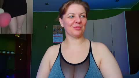 Snapshot of veronikawgold chatting on June 11, 2:59 pm VeronikawGold online show from June 11, 2:59 pm