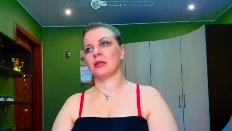 Snapshot of veronikawgold chatting on June 12, 3:11 pm VeronikawGold online show from June 12, 3:11 pm