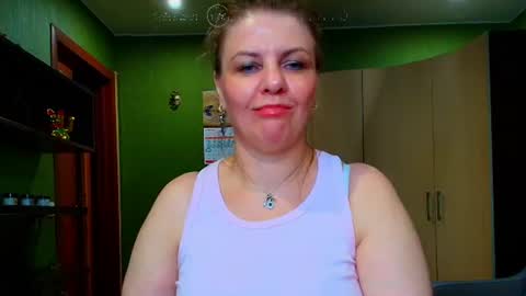Snapshot of veronikawgold chatting on June 14, 2:24 am VeronikawGold online show from June 14, 2:24 am
