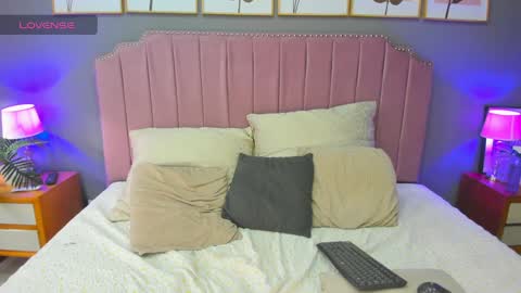 Snapshot of veronnica_fox chatting on January 9, 7:40 pm Veronica online show from January 9, 7:40 pm