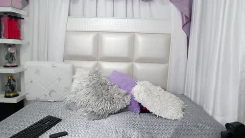 Snapshot of verosantana1 chatting on February 26, 1:11 am Vernica online show from February 26, 1:11 am