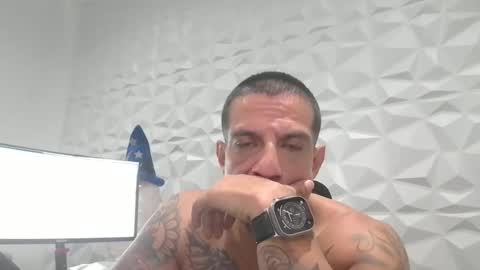Snapshot of verstoni chatting on December 18, 12:06 am Tony online show from December 18, 12:06 am