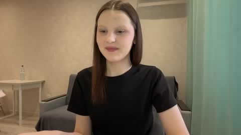 Snapshot of vertuliana chatting on June 14, 1:35 pm Karina followed me bb online show from June 14, 1:35 pm