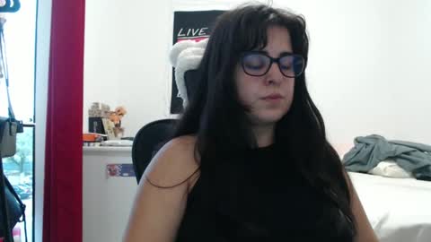 Snapshot of veruca99 chatting on March 8, 8:45 pm veruca99 online show from March 8, 8:45 pm