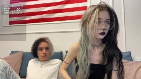 Snapshot of veryraretwins chatting on February 23, 11:46 pm veryraretwins online show from February 23, 11:46 pm