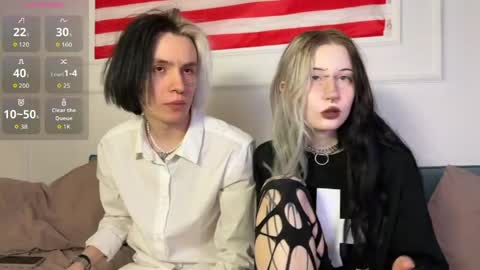 Snapshot of veryraretwins chatting on March 31, 10:32 pm veryraretwins online show from March 31, 10:32 pm