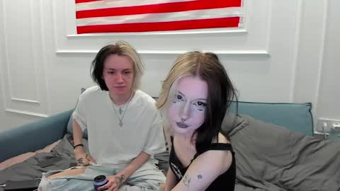 veryraretwins online show from June 1, 7:43 am