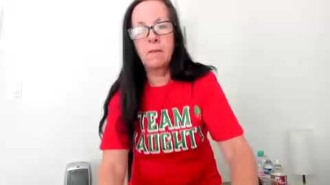 verysassypeachgoddess online show from November 28, 3:14 pm