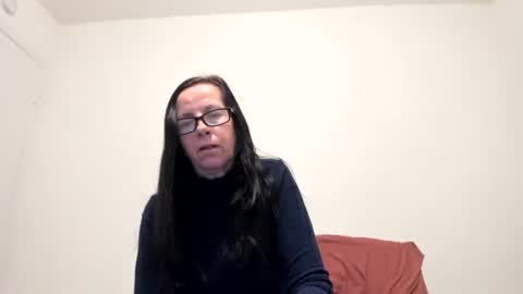 verysassypeachgoddess online show from February 18, 11:39 am