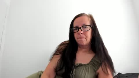 verysassypeachgoddess online show from April 6, 2:07 pm