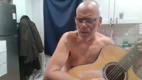 Snapshot of verysmallpeni chatting on December 8, 10:41 am verysmallpeni online show from December 8, 10:41 am