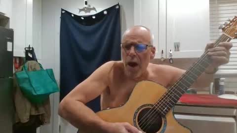 Snapshot of verysmallpeni chatting on December 13, 9:24 am verysmallpeni online show from December 13, 9:24 am