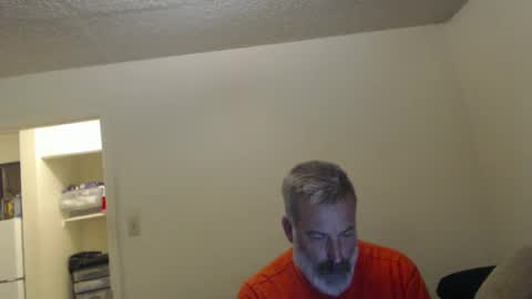 Snapshot of veryveryhairmanindenver chatting on December 3, 12:46 am hairy man online show from December 3, 12:46 am