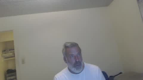 Snapshot of veryveryhairmanindenver chatting on December 20, 12:52 am hairy man online show from December 20, 12:52 am