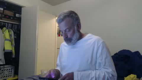 Snapshot of veryveryhairmanindenver chatting on February 5, 12:53 am hairy man online show from February 5, 12:53 am