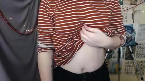 Snapshot of veryveryvery_shy chatting on December 31, 8:59 am veryveryvery_shy online show from December 31, 8:59 am