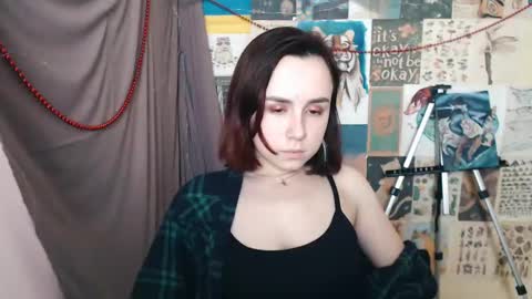 Snapshot of veryveryvery_shy chatting on January 3, 9:36 am veryveryvery_shy online show from January 3, 9:36 am