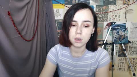 Snapshot of veryveryvery_shy chatting on January 4, 6:41 am veryveryvery_shy online show from January 4, 6:41 am