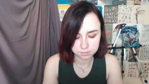 Snapshot of veryveryvery_shy chatting on January 8, 9:32 am veryveryvery_shy online show from January 8, 9:32 am