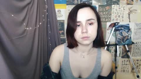 Snapshot of veryveryvery_shy chatting on January 11, 6:24 am veryveryvery_shy online show from January 11, 6:24 am