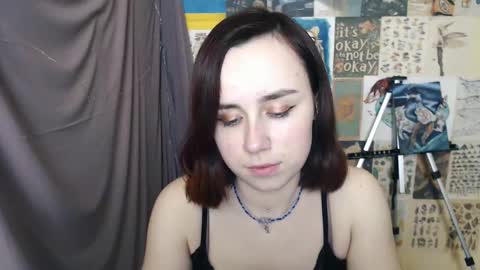 Snapshot of veryveryvery_shy chatting on January 15, 9:35 am veryveryvery_shy online show from January 15, 9:35 am