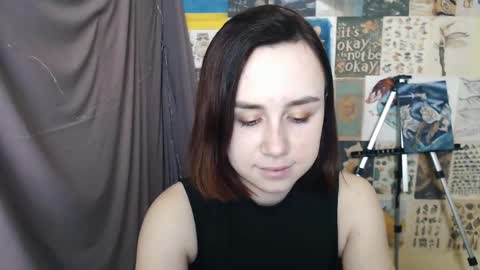 Snapshot of veryveryvery_shy chatting on January 21, 6:43 am veryveryvery_shy online show from January 21, 6:43 am