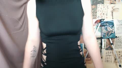 Snapshot of veryveryvery_shy chatting on January 21, 9:57 am veryveryvery_shy online show from January 21, 9:57 am