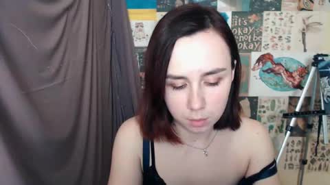 Snapshot of veryveryvery_shy chatting on January 27, 9:44 am veryveryvery_shy online show from January 27, 9:44 am