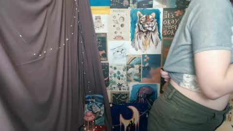 Snapshot of veryveryvery_shy chatting on February 2, 12:35 pm veryveryvery_shy online show from February 2, 12:35 pm