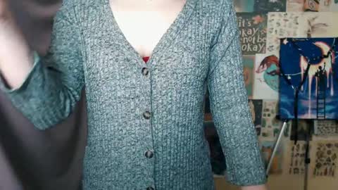 Snapshot of veryveryvery_shy chatting on February 21, 6:51 am veryveryvery_shy online show from February 21, 6:51 am