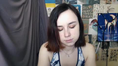 Snapshot of veryveryvery_shy chatting on February 22, 6:28 am veryveryvery_shy online show from February 22, 6:28 am